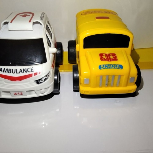 Ambulance and School Bus toy cars, 10 cm, set of 2