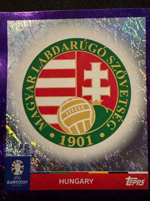 Αυτοκόλλητα μωβ παραλλαγής Topps Euro 2024 σαν καινούργια, σετ 2