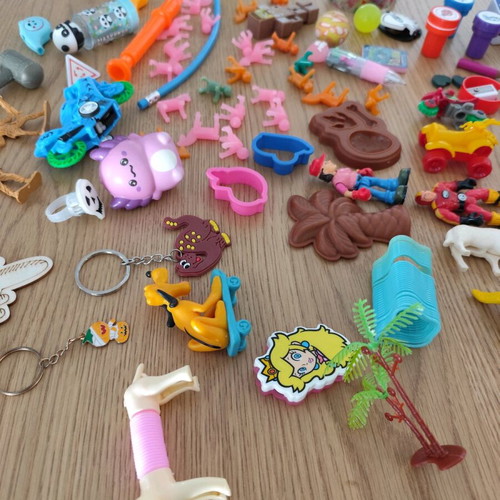Small toys pack of 60+ like new, ideal for pinatas