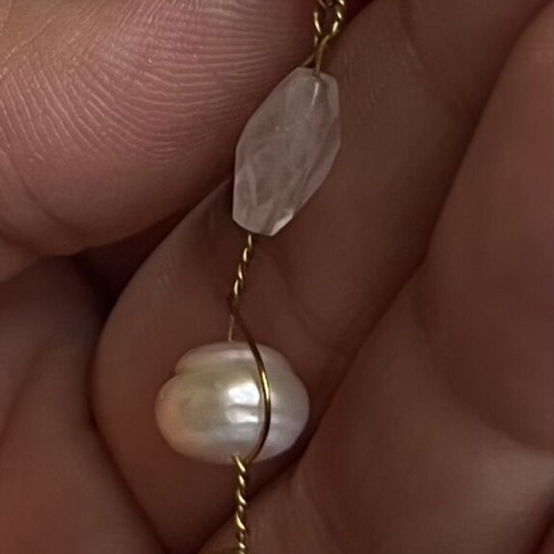 Single hoop earring used with pearl and multicolored stones gold-tone