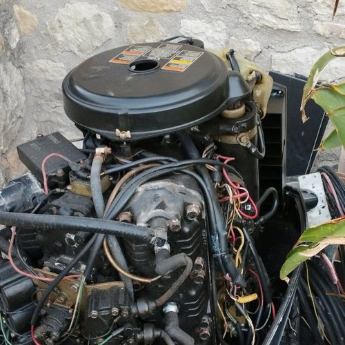 Mercury 135 Elpto Black Max V6 δίχρονη εξωλέμβια μηχανή μεταχειρισμένη 1996
