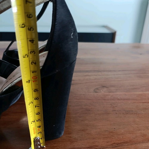 Stefania black high-heeled sandals like new with gold details