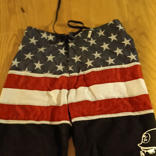 Metal Mulisha swim shorts like new, size M, multicolor