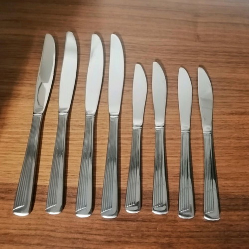 Inox knife set of 8 unused, 4 large and 4 small