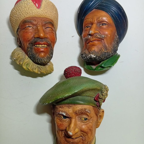 Bossons vintage chalkware wall heads set of 3, England 1960s