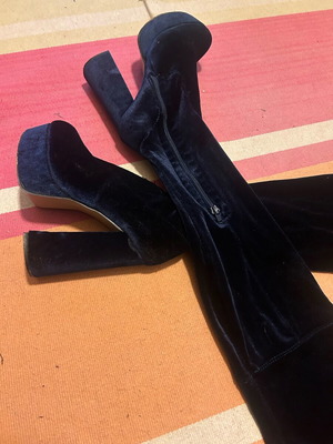 Blue velvet boots like new, size 38