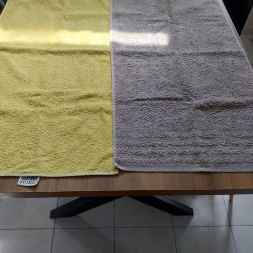 Face towels pack of 2 like new, cotton