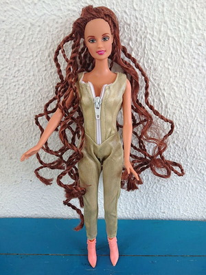 Vintage Barbie Teresa doll like new, full-body suit Mattel 2000s