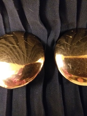 Clip-on earrings in bronze color with vintage element