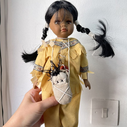 Set of 2 vintage porcelain collectible dolls native style, like new
