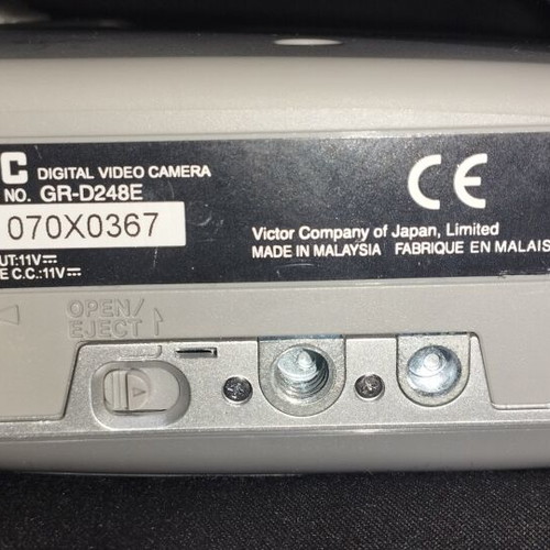 JVC GR-D248E Minidv Video Camera like new with accessories