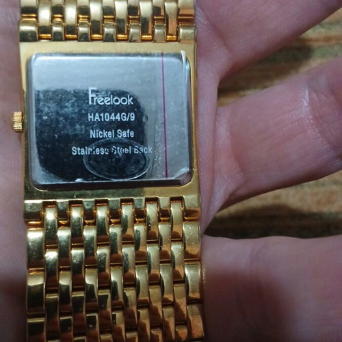 Freelook HA1044G/9 women's watch used, gold color
