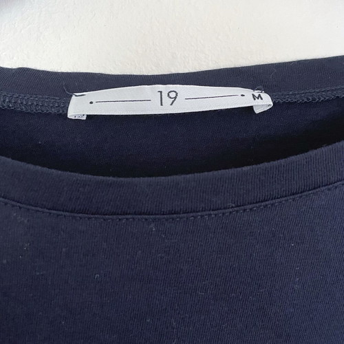 -19- (19 Menswear) T-shirt Medium black and blue like new