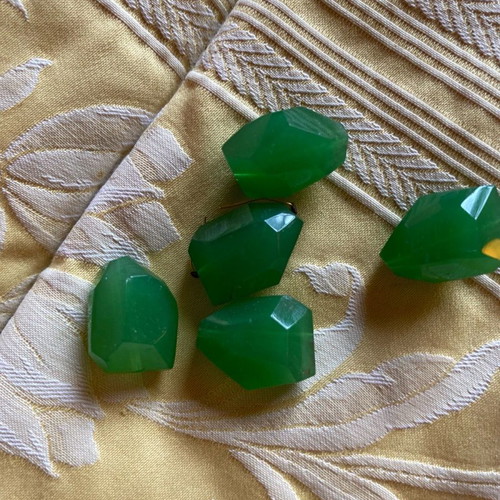 Semi-precious stones and beads for jewelry new