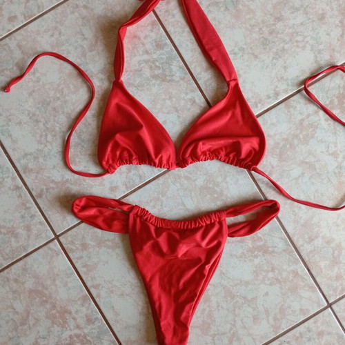 Red bikini size M like new