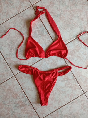 Red bikini size M like new
