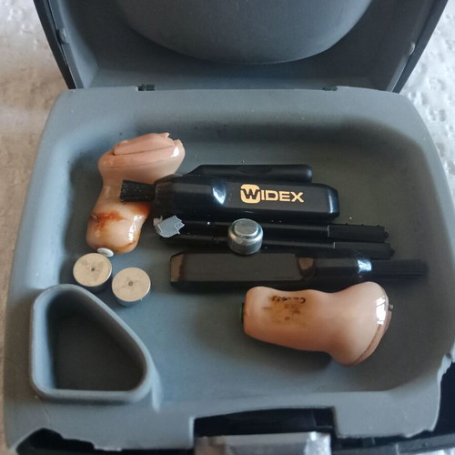 Phonak hearing aids used with defect