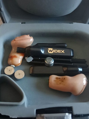 Phonak hearing aids used with defect