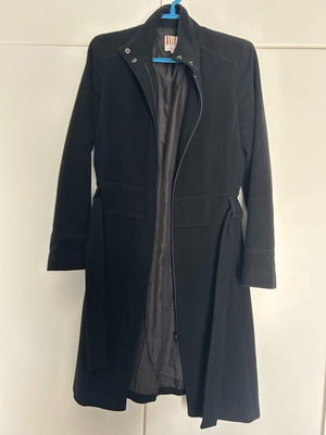 Black Etam coat size S like new with belt