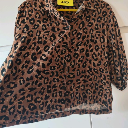 JJXX women's shirt with animal print, like new, XS