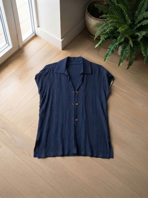Glamorous top μπλε σκούρο με βάτες σαν καινούργιο, μέγεθος L