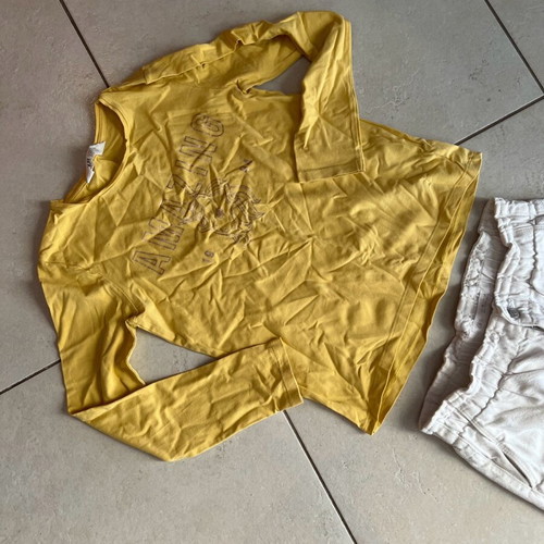 Set white skirt and yellow unicorn blouse used, size 10