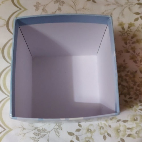 Collectible cardboard box new 12x12x12 cm