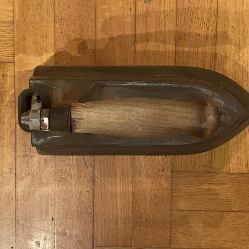 Sewing iron used, vintage from the 1960s