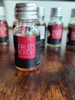 Aromatic oil with red fruits scent 10ml new