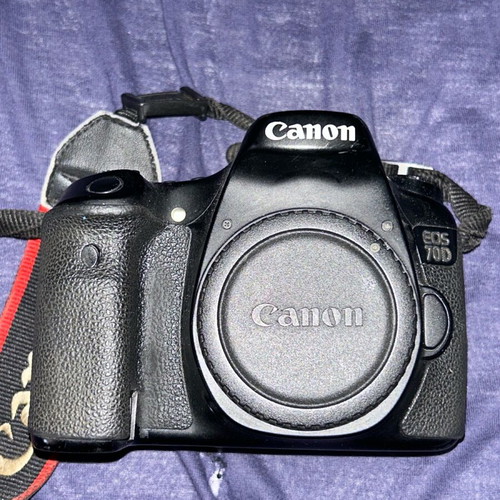 Canon EOS 70D with 18-55mm f3.5 lens used set