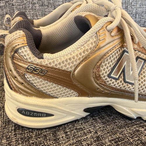 New Balance 530 women's athletic shoes size 38, like new, beige gold