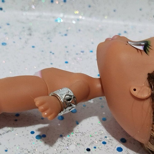 Bratz dolls used, lot of 4 with flaws for OOAK