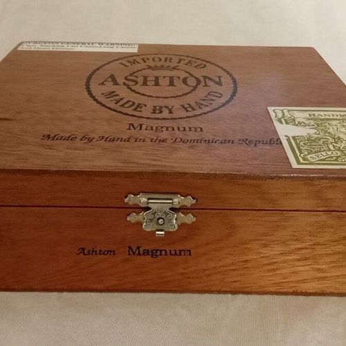 Ashton Magnum cigar box used, wooden