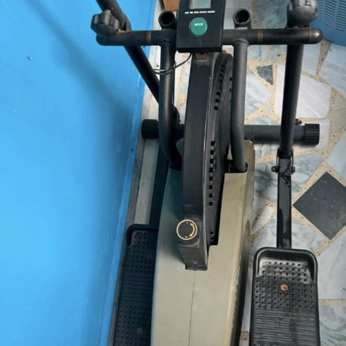 Elliptical machine used, fully functional, ideal for home cardio workout