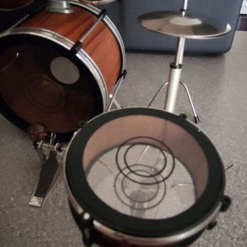 Miniature drum set like new, 8 pieces