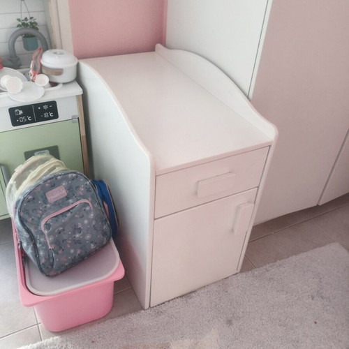 Sweet Dreams Florence convertible baby cot and children's bed like new with 2 mattresses