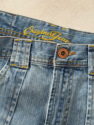 Bershka Jeans used early 2000s with distressed details