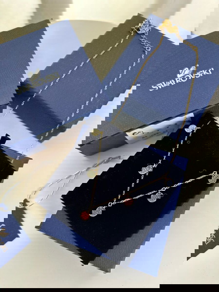 Swarovski κολιέ καινούριο
