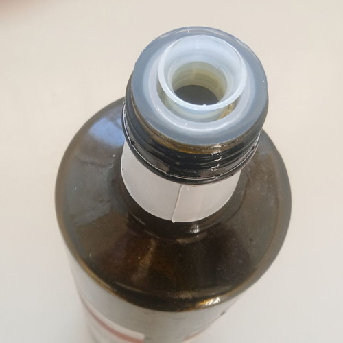 Oil bottle 750ml like new, refillable with plastic spout