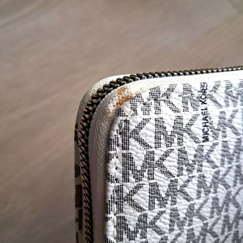 Michael Kors wallet white with pattern like new