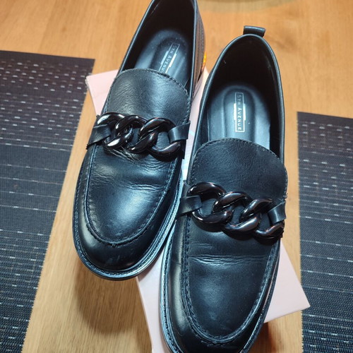 Leather loafers 5th Avenue size 39 like new black