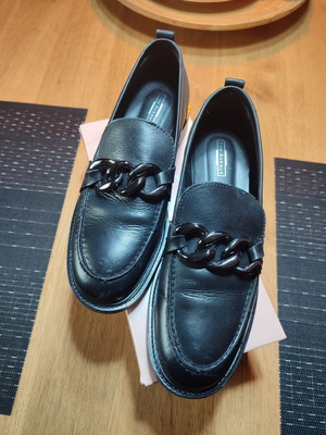 Leather loafers 5th Avenue size 39 like new black