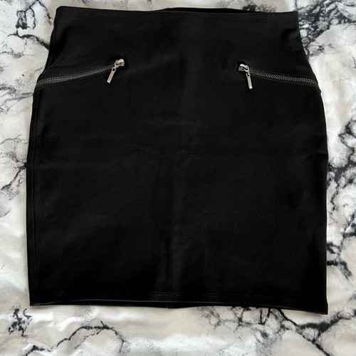 Black skirt size M, excellent condition