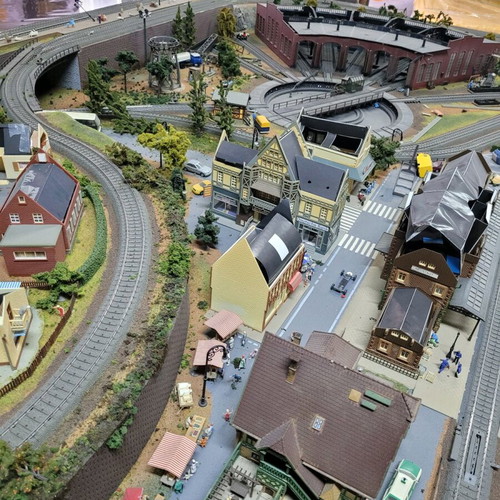Prebuilt Marklin complete model train layout 1/87 HO like new