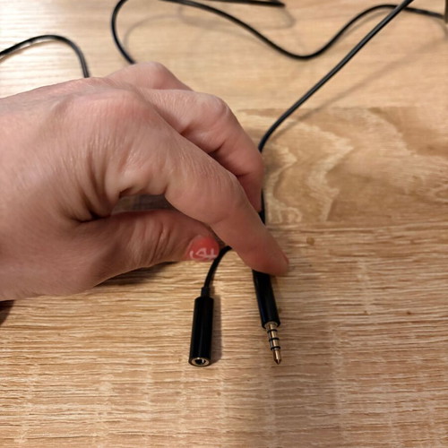 Lavalier microphone like new with splitter for smartphone and laptop