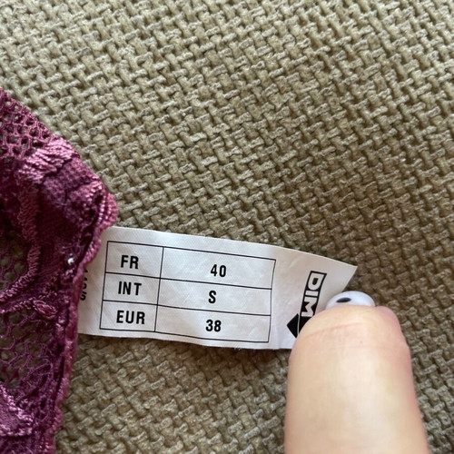 Dim string lace new, unworn, burgundy