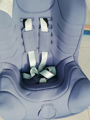 Chicco car seat 0-18 kg, blue