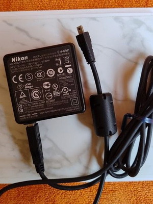 Nikon AC Adapter EH-69P with USB Cable like new