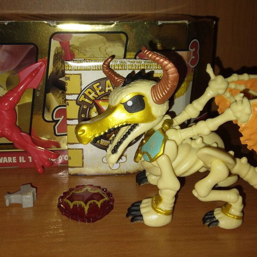 Treasure X large pack 9 figures and sets like new