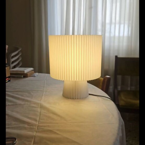 3D Printed Lamp like new, suitable for living room or bedroom